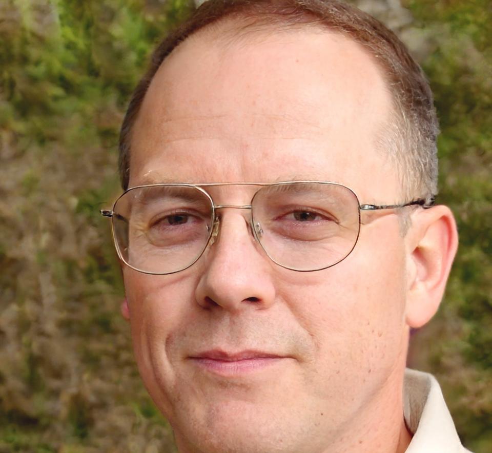 Dr. Marcus Weber, Senior Finanzexperte